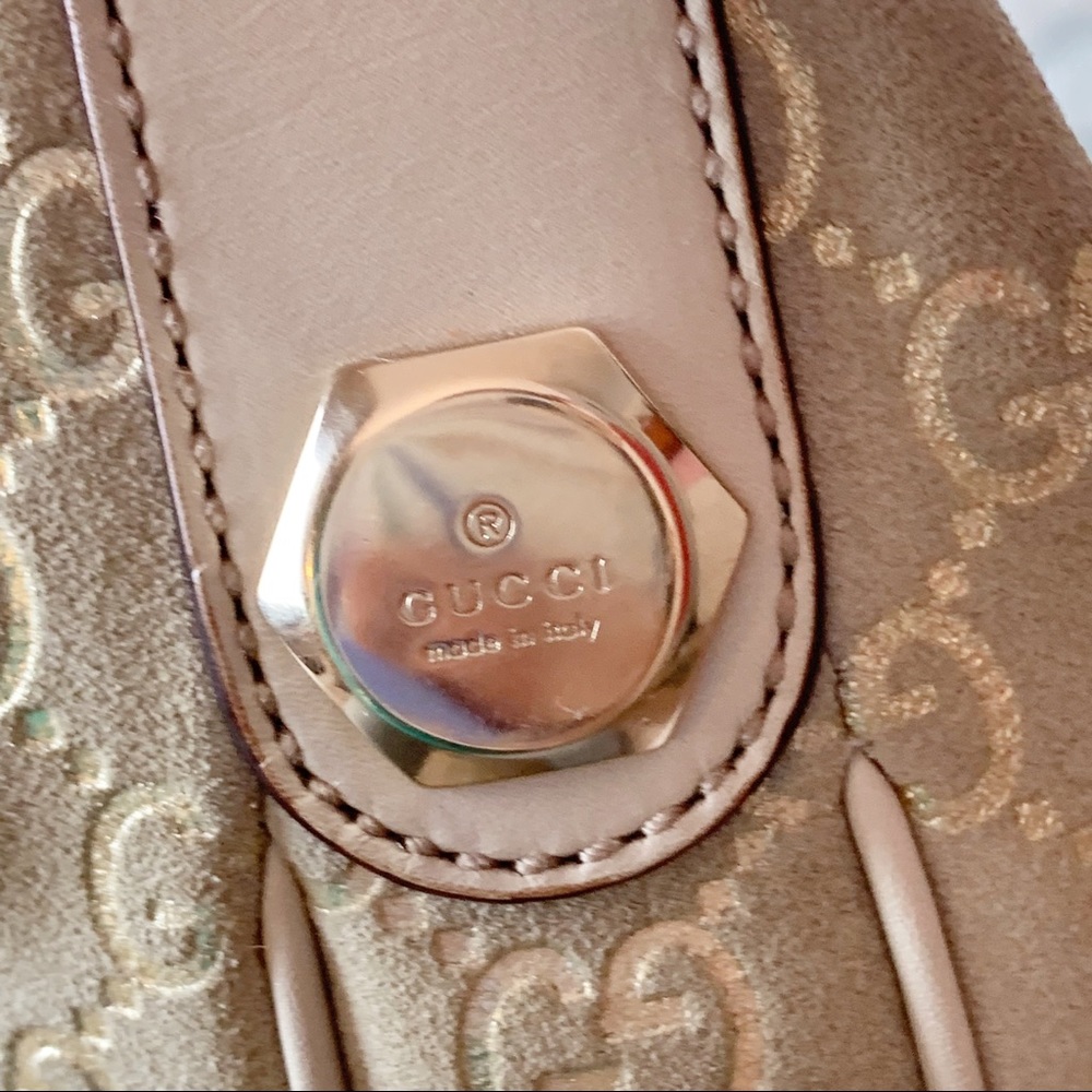 Gucci | Charmy Hobo Leather Bag LIKE NEW CONDITION - Picture 3 of 8